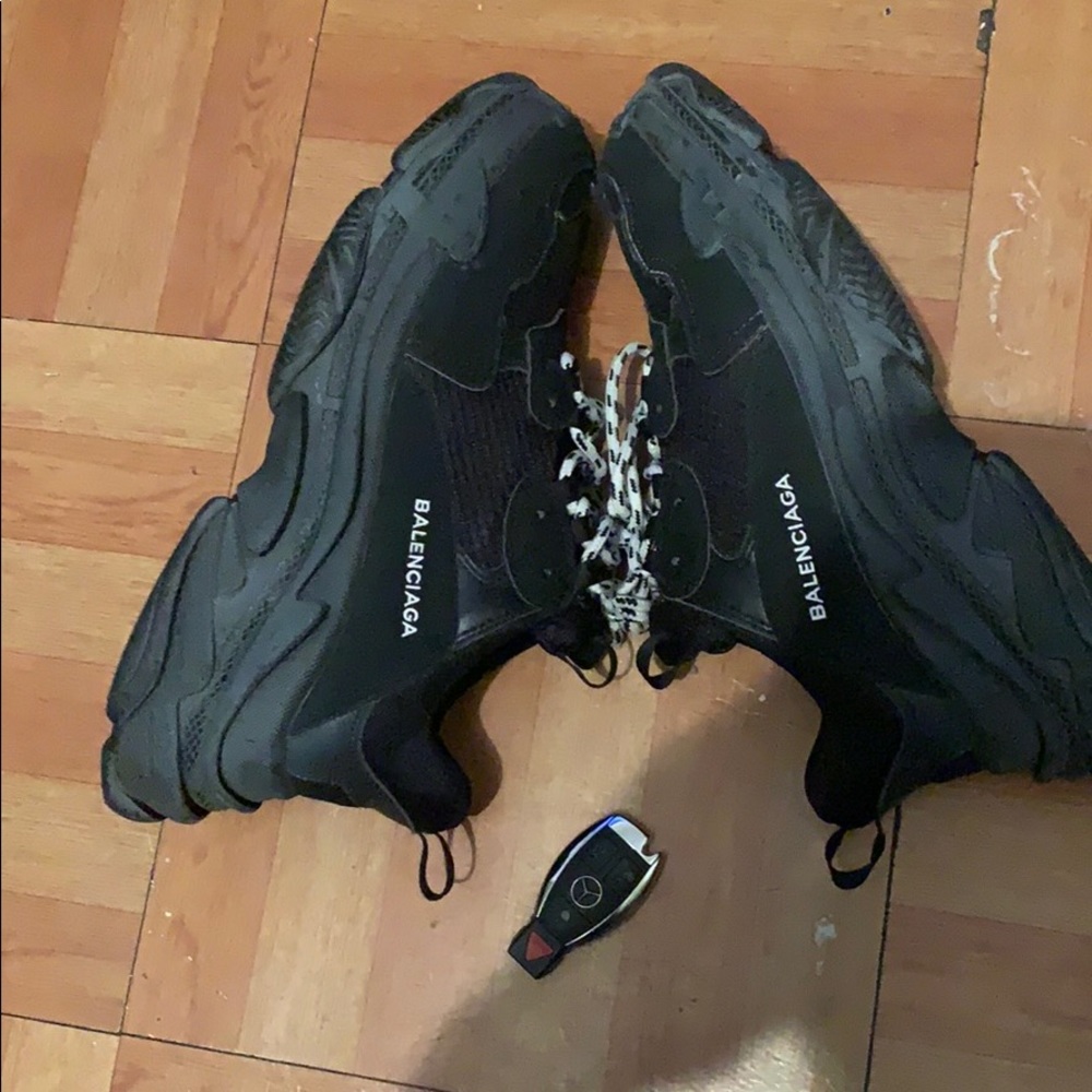 Balenciagas triple s